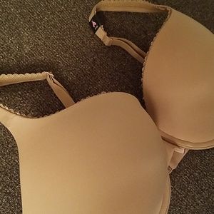 NWT 36DD Nude Body By Victoria